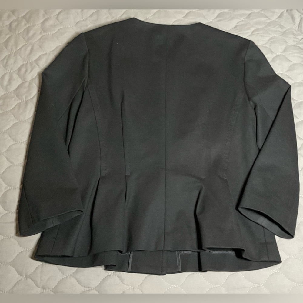 Banana Republic Black Women's Blazer - Picture 3 of 11